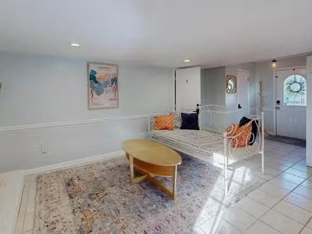 Pin Oak Living Free Wi Fi Monthly Cleaning Included Move In.