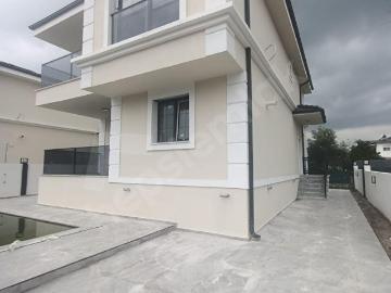 PINAR GAYRİMENKULDEN KARAÇALI MAHALLESİNDE SATILIK 4+1 VİLLA