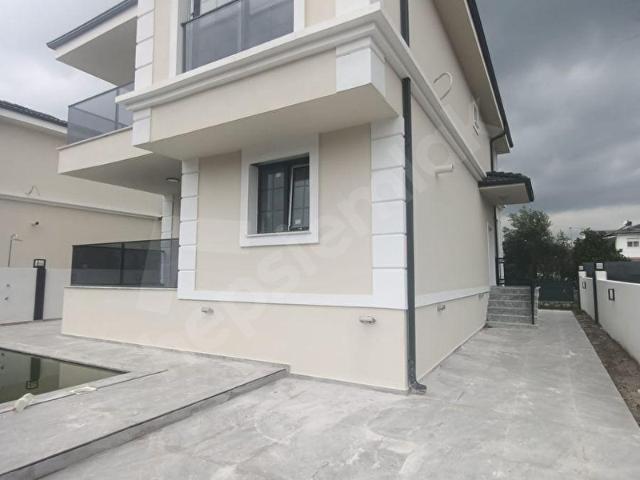 PINAR GAYRİMENKULDEN KARAÇALI MAHALLESİNDE SATILIK 4+1 VİLLA
