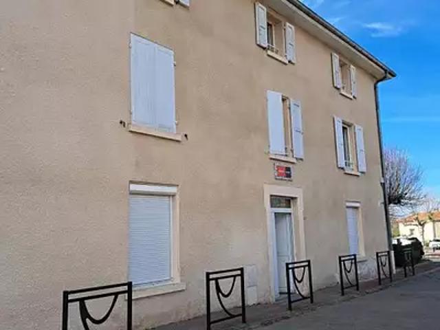 Pinay 42590 Location appartement 4 pièces t4 au dernier étage