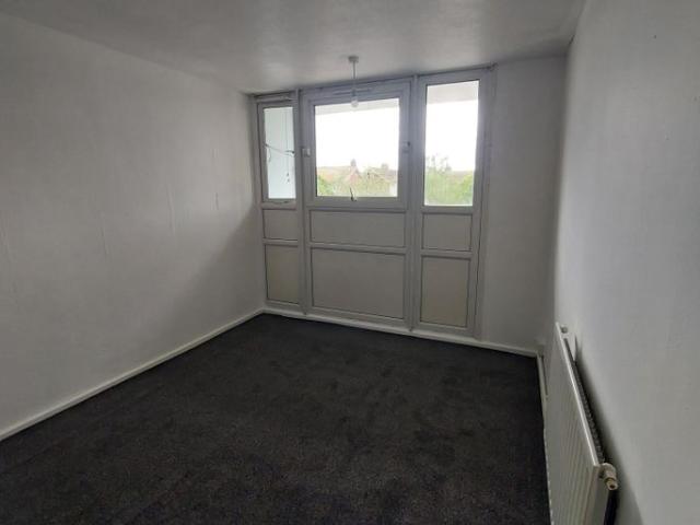 Pincott Road, London SW19, 2 bed flat to rent, £1,000 pcm | PrimeLocation
