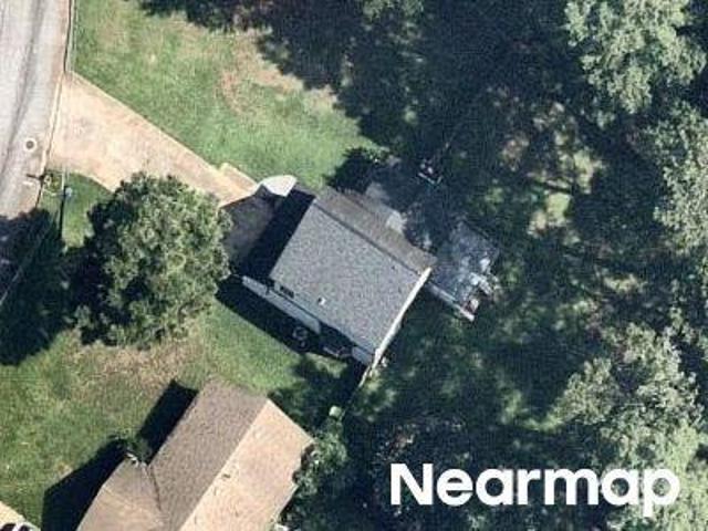 Pine Meadows Dr
