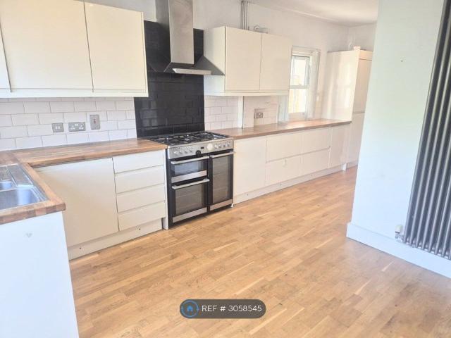 Pine Cottage, Prestwood HP16, 3 bed semi detached house to rent, £2,100 pcm | PrimeLocation