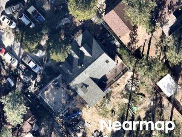 Pine Crest Ave