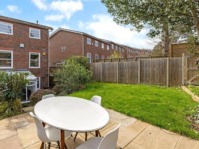Pine Grove, Wimbledon, London, SW19 4 bed end of terrace house to rent £6,000 pcm £1,385 pw