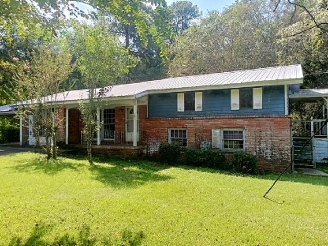 Pine Hill Dr
