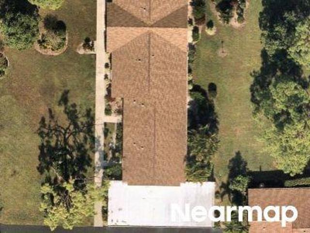 Pine Isle Ln