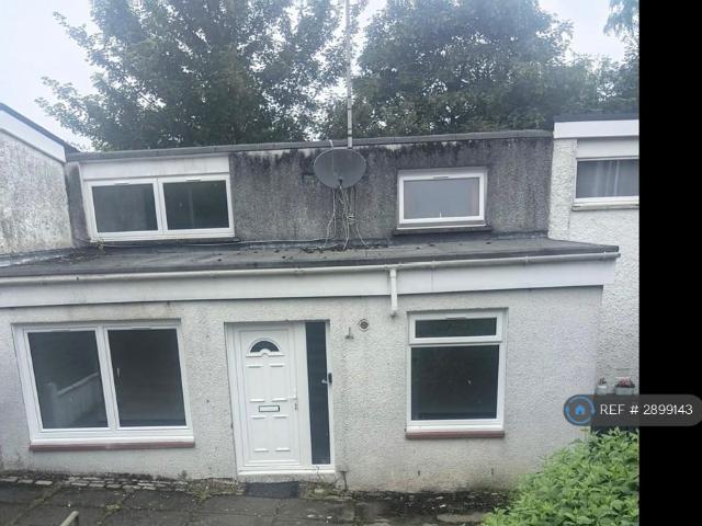 Pine Place, Glasgow, G67 4 bed terraced house to rent £1,175 pcm £271 pw