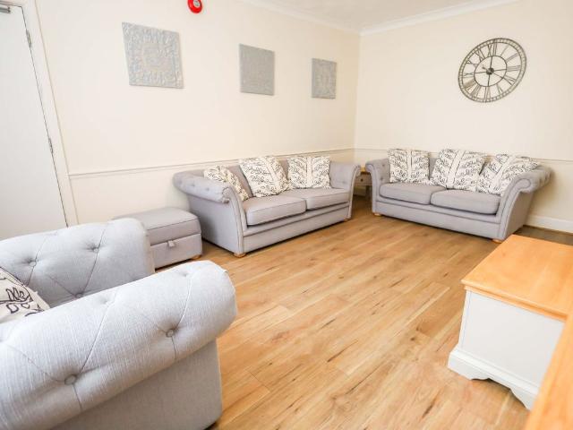 Pine Road, Bournemouth BH9, 6 bed property to rent, £3,700 pcm | PrimeLocation