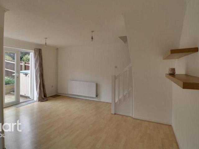 Pine Road, Bristol 2 bed end of terrace house to rent £1,395 pcm £322 pw