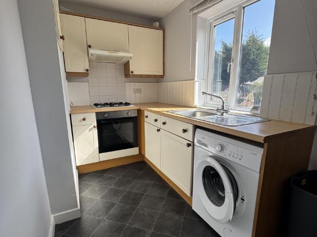 Pine Road, Rochester ME2 1 bed flat to rent £895 pcm £207 pw