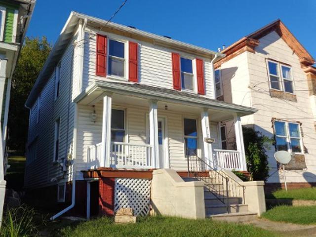 Pine St