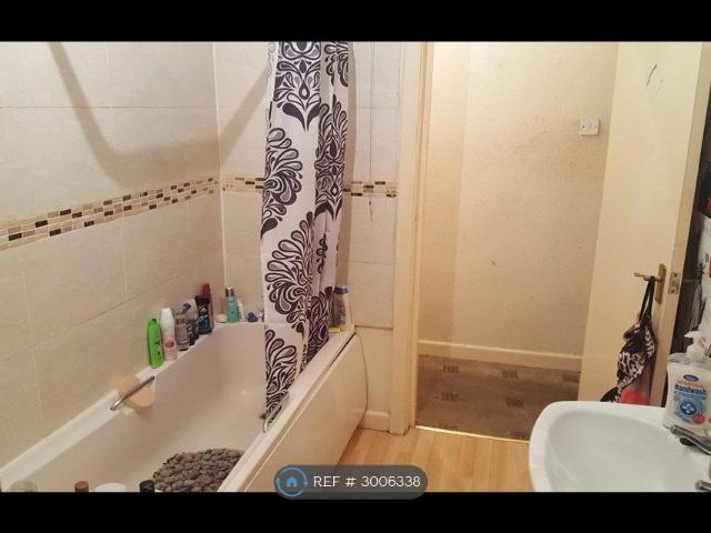 Pine Street, Burnley BB11, 2 bed terraced house to rent, £600 pcm | PrimeLocation