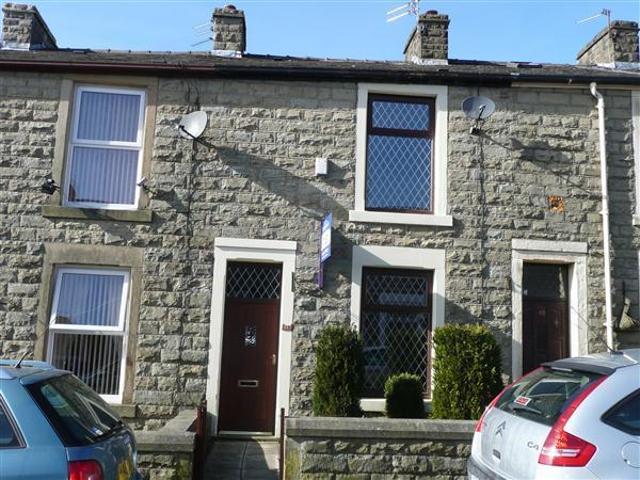 Pine Street, Haslingden BB4 2 bed terraced house to rent £770 pcm £178 pw