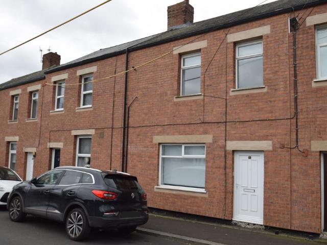 Pine Street, Stanley, DH9 2 bed house to rent £525 pcm £121 pw