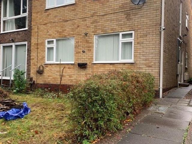 Pine Walk, Northfield, Birmingham. 2 bed apartment to rent £995 pcm £230 pw