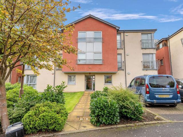 Pinegrove Gardens, Barnton. 3 bed flat to rent £1,695 pcm £391 pw