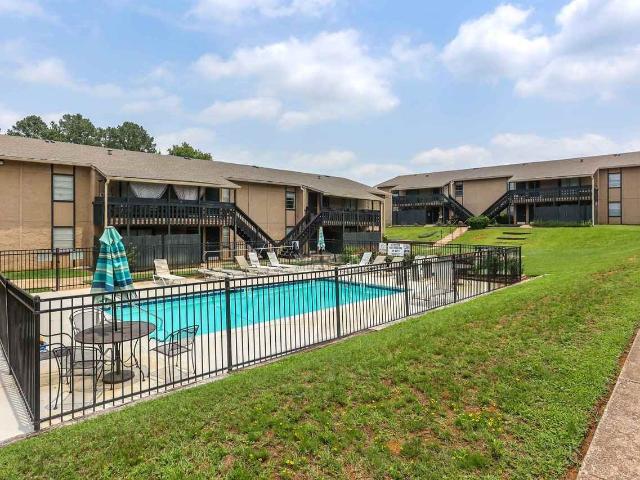 Pinehurst Apartments 2 Bedroom Apartment for Rent at 3401 E Marshall Ave, Longview, TX 75601