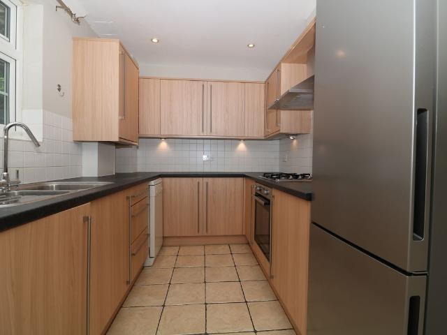 Pinehurst House, Westcott RH4, 2 bed flat to rent, £1,395 pcm | PrimeLocation