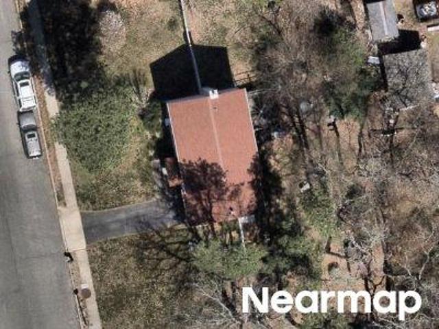 Pineoaks Ln