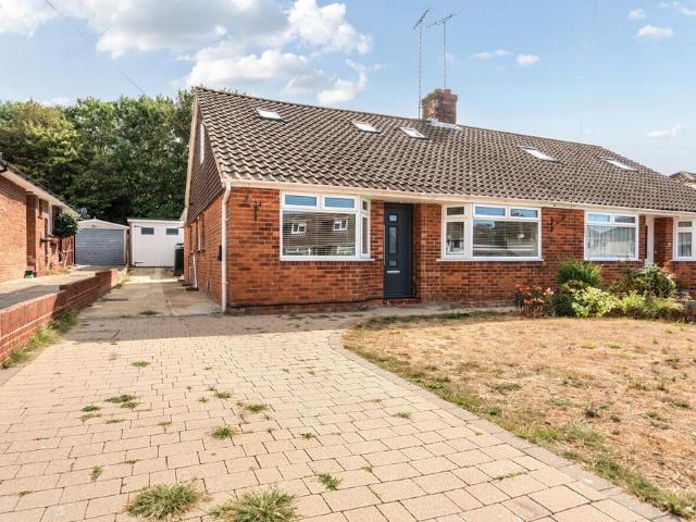 Pines Avenue, West Sussex BN14 5 bed bungalow to rent £2,600 pcm £600 pw
