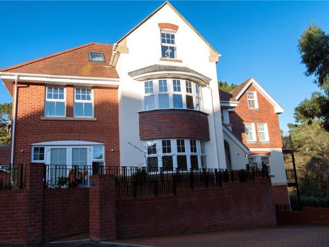 Pineridge, 17 Rosemount Road. 2 bed apartment to rent £1,300 pcm £300 pw