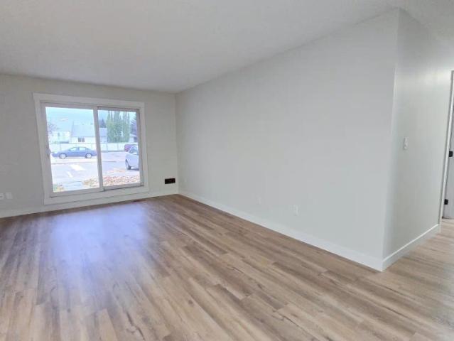 Pineridge Grove Estates — 2 Bedroom