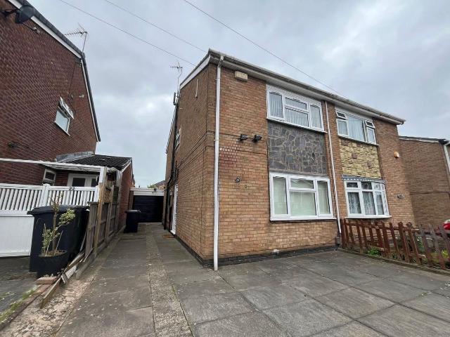 Pinewood Avenue, Leicester LE4, 3 bed semi detached house to rent, £1,200 pcm | PrimeLocation