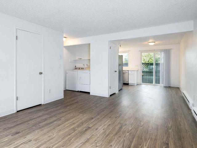 Pinewood Commons 2 Bedroom Apartment for Rent at 2710 Ne Division St, Gresham, OR 97030 Powell Valley