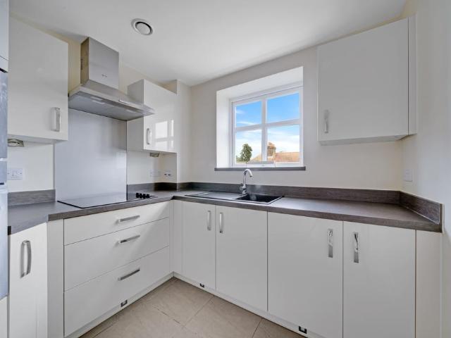 Pinewood Gardens Southborough. 1 bed retirement property to rent £2,255 pcm £520 pw