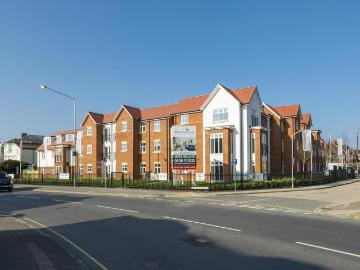 Pinewood Gardens Southborough. 2 bed retirement property to rent £2,800 pcm £646 pw