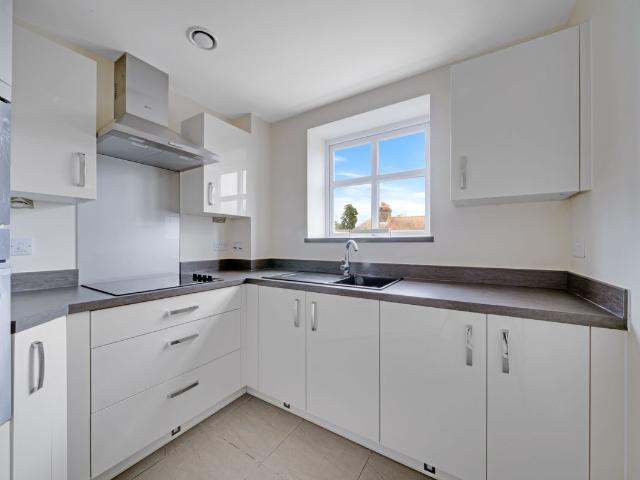 Southborough Gate, Pinewood Gardens Southborough, Tunbridge Wells TN4, 1 bed flat to rent, £2,255 pcm | PrimeLocation