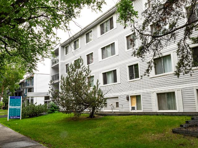 Pinewood Manor Apartments 1 Bedroom Apartment for Rent at 10740 112 St Nw, Edmonton, AB T5H 3H1 Queen Mary Park