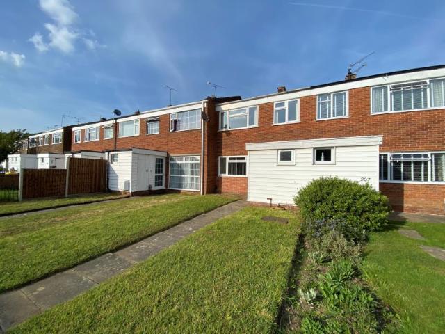 Pinewood Park, Farnborough 3 bedrooms Property for lettings Seymours