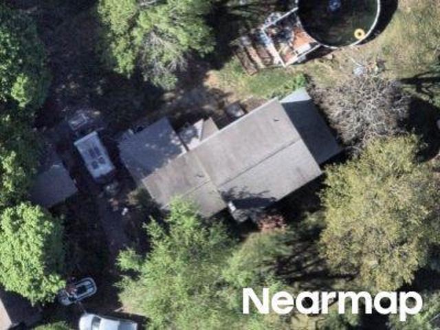Pinewoods Ave