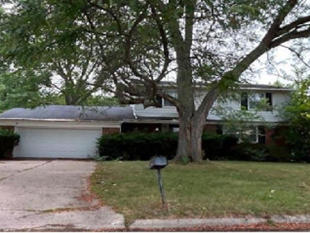Pinetree Dr