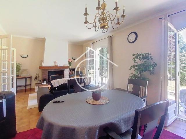 Pineuilh: Villa de plain pied avec garage et jardin clos 106m² Pineuilh