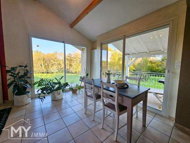 Pineuilh: Maison de plain pied, 4 chambres, jardin et dépen. 180m² Pineuilh