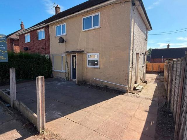 Pinfold Avenue, Stoke on trent ST6 3 bed semi detached house to rent £950 pcm £219 pw