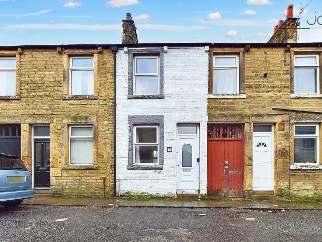 Pinfold Lane, Skerton | Two Bedroom Mid Terrace LA1, 2 bed terraced house to rent, £800 pcm | PrimeLocation