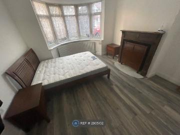 Pinglestone Close, West Drayton UB7, 3 bed terraced house to rent, £2,350 pcm | PrimeLocation