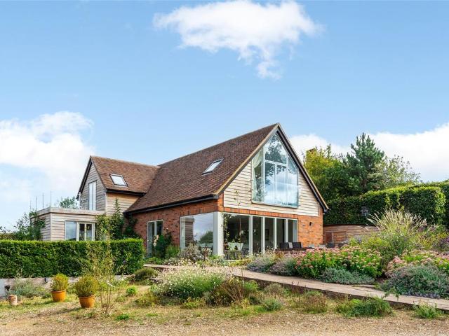 Pink Road, Lacey Green, Princes. 3 bed barn conversion to rent £3,500 pcm £808 pw