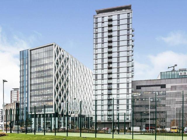 Pink, Salford M50 Studio to rent £950 pcm £219 pw