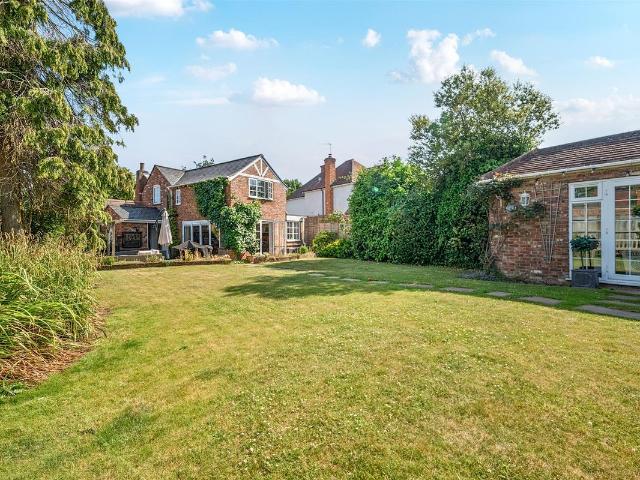 Pinkneys Drive, Maidenhead SL6, 5 bed detached house to rent, £3,850 pcm | PrimeLocation