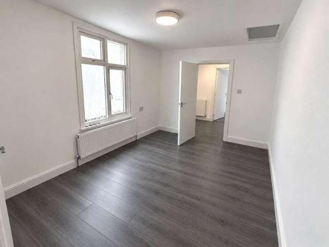 Pinkwell Avenue, Hayes, UB3