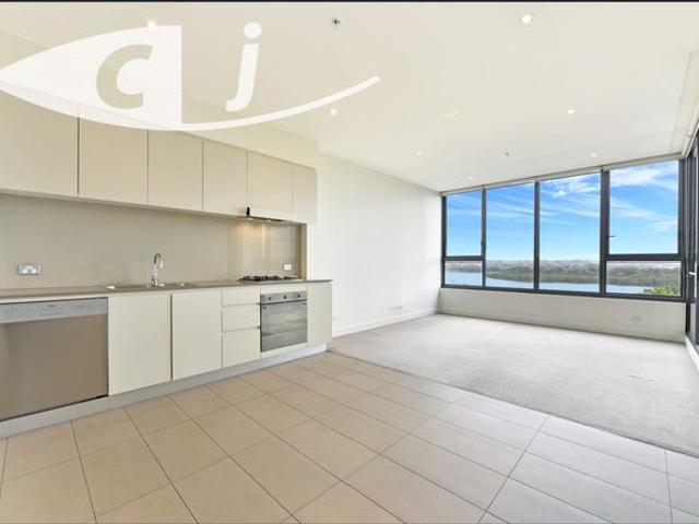Pinnacle Apartment with Stunning CBD View