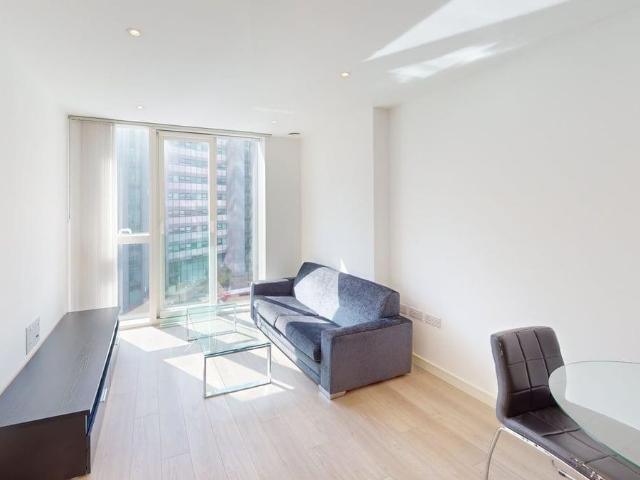 Pinnacle Apartments, Saffron Central Square, Croydon CR0, 1 bed flat to rent, £1,450 pcm | PrimeLocation