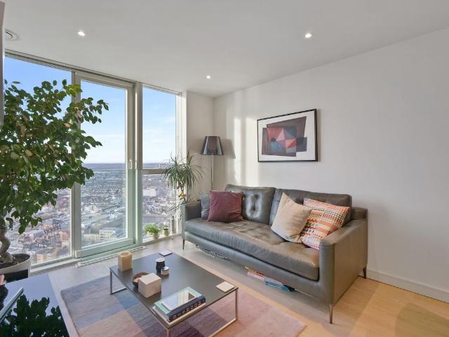 Pinnacle Apartments, Saffron Central Square, Croydon CR0, 1 bed flat to rent, £1,500 pcm | PrimeLocation