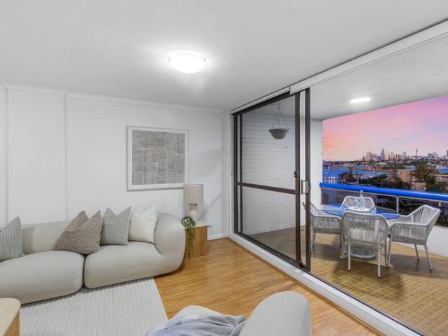 Pinnacle Drummoyne Penthouse with Sweeping City Vistas