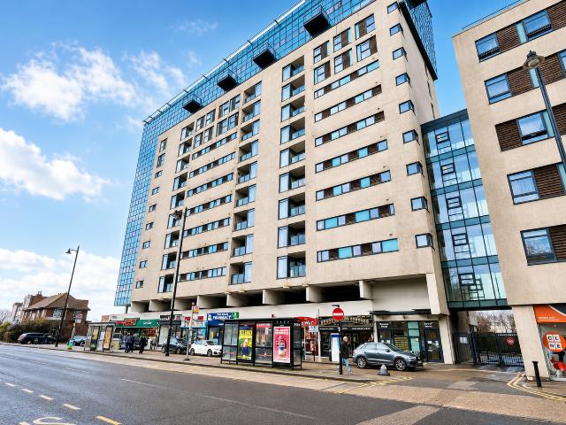 Pinnacle House, Colman Parade, Enfield Town EN1, 2 bed flat to rent, £1,850 pcm | PrimeLocation